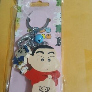 Crayon Shin-chan keychain, featuring the character Shinnosuke Nohara.